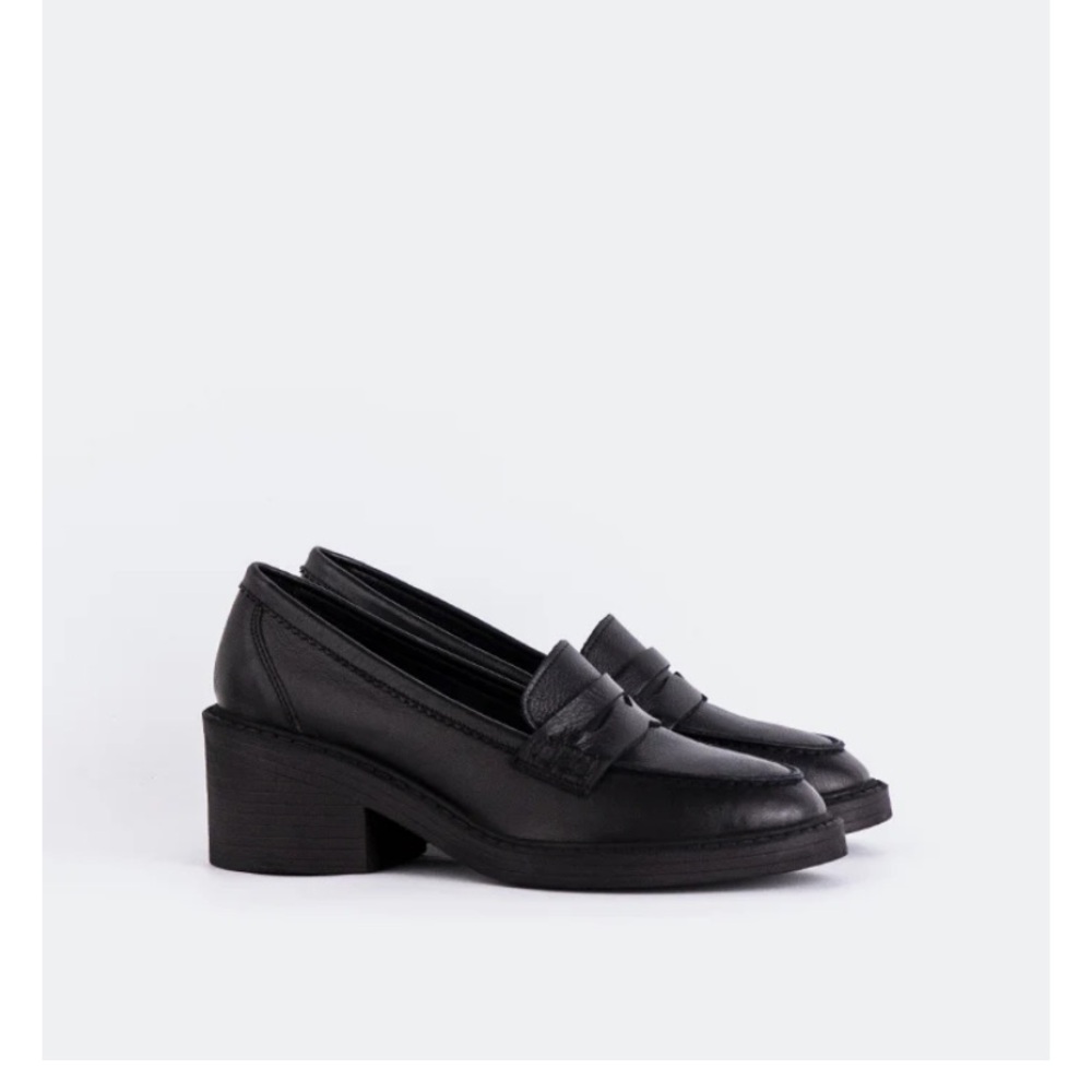 Nwt Edessa heeled loafers🥰